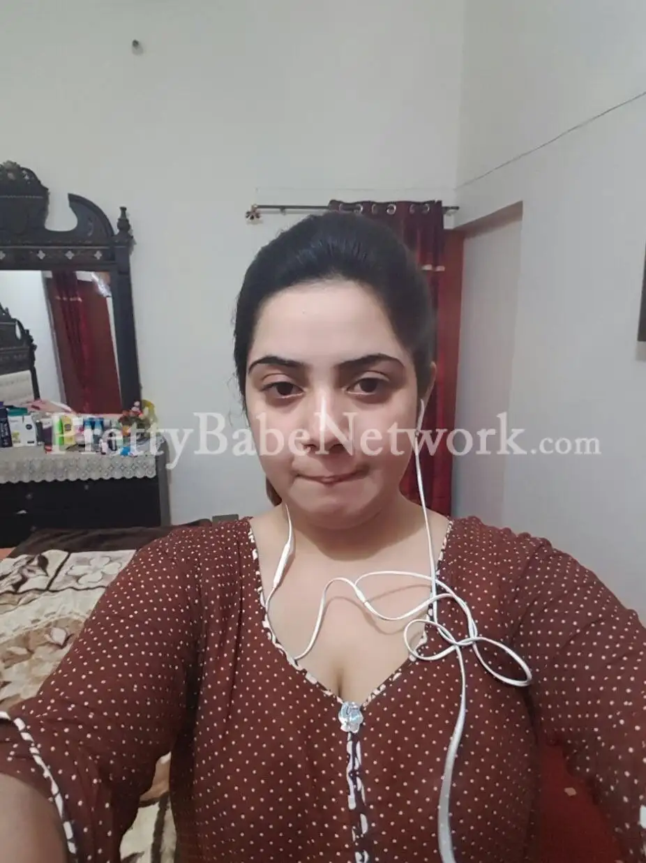 Married Muslim Wife Safina—A Mature Housewife Escort in Noida Extension Phase 2